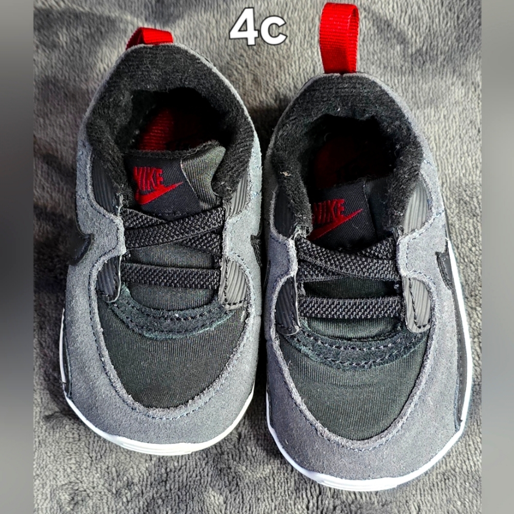 Nike soft Bottom Shoe